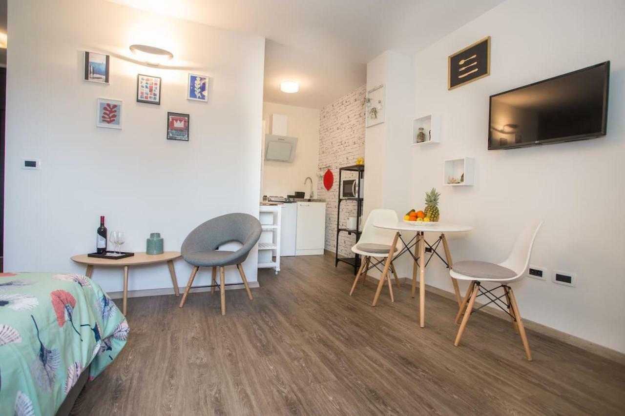 Caprice Studio Apartment Poreč Exterior foto
